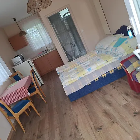 Alinka Apartmanhaz * Balatonlelle